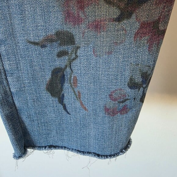 Chico' So Slimming Girlfriend Slim Leg Ankle Blue Denim Floral Print 00R - 2R - Picture 3 of 10